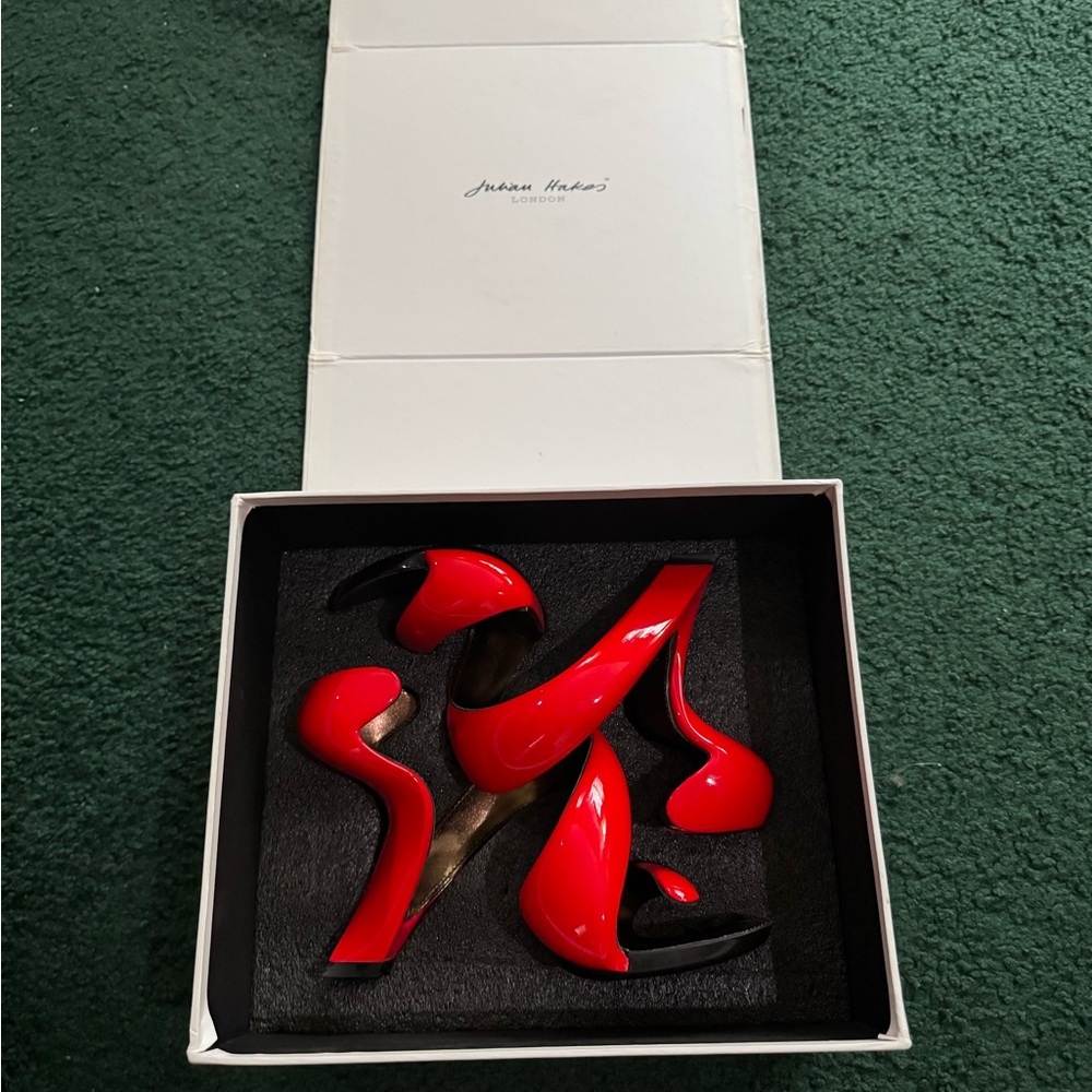 Elegant Red Sculptural Heels Julian Hakes Mojito